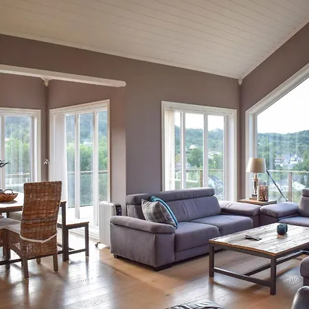 4 Bedroom Gorgeous In Auklandshamn Nyaraló Vestvik