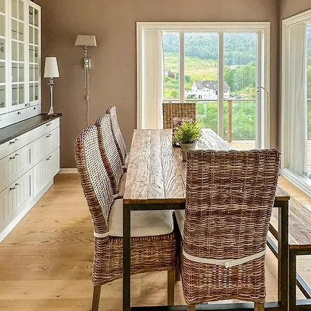Nyaraló 4 Bedroom Gorgeous In Auklandshamn
